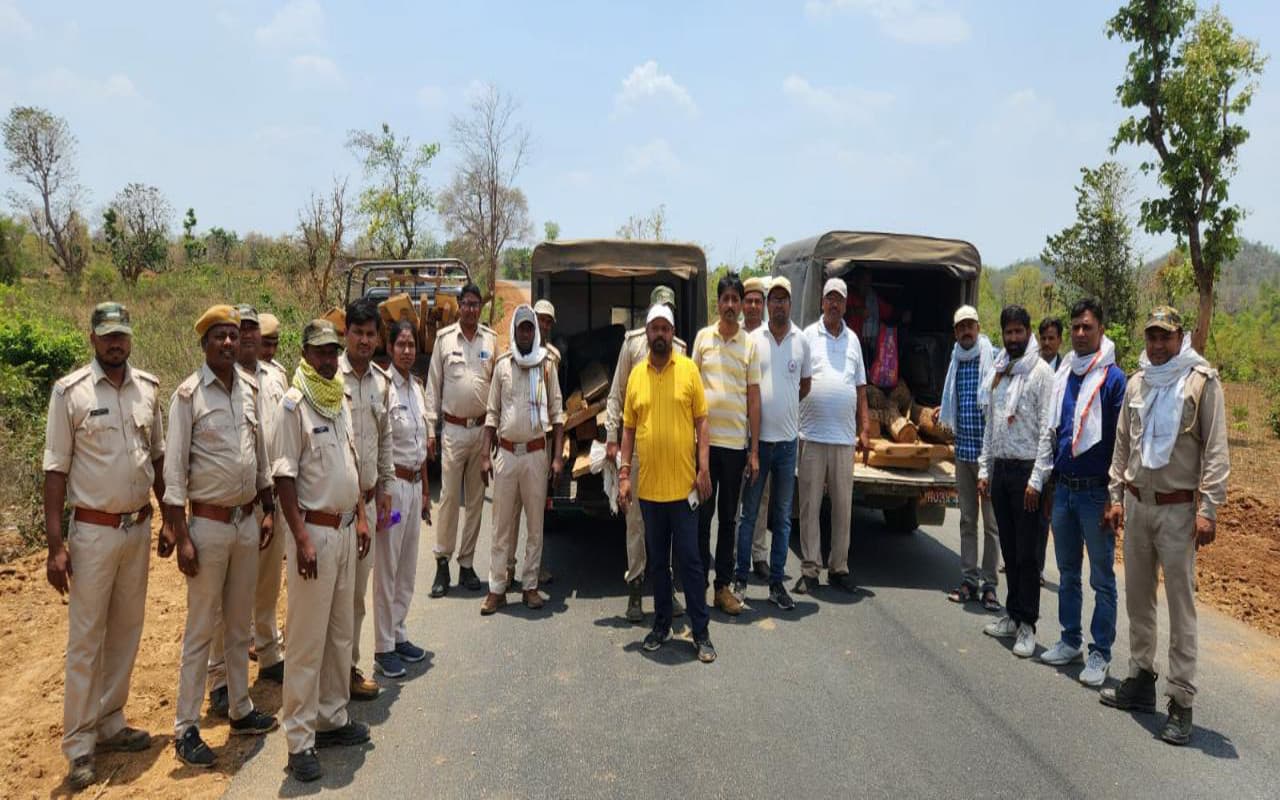 झारखंड : वन माफिया की सक्रियता और विभागीय मैनपावर की कमी का दंश झेल रहा पीटीआर, पानी और चारे की भी कमी