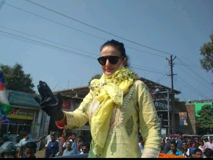 Bihar Chunav 2020:  जिस प्रत्याशी के समर्थन में बिहार आईं अमीषा पटेल, उसी पर लगाए गंभीर आरोप, वायरल हुआ ऑडियो