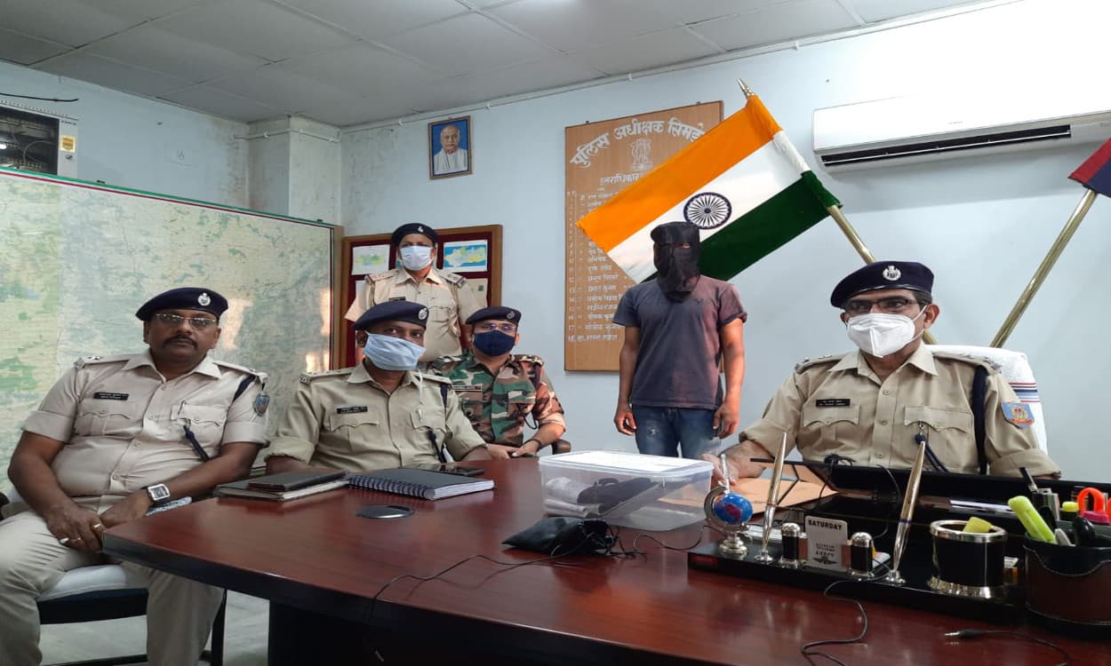 पुलिस की गिरफ्त में आया पहाड़ी चीता प्रमुख चरका, पिस्तौल एवं कारतूस बरामद