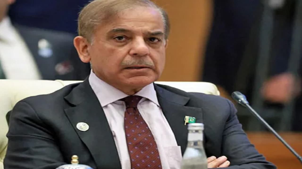 Pakistan Crisis : क्या करेगी शहबाज सरकार ? पाकिस्तान में अब बढ़ा बेरोजगारी का संकट