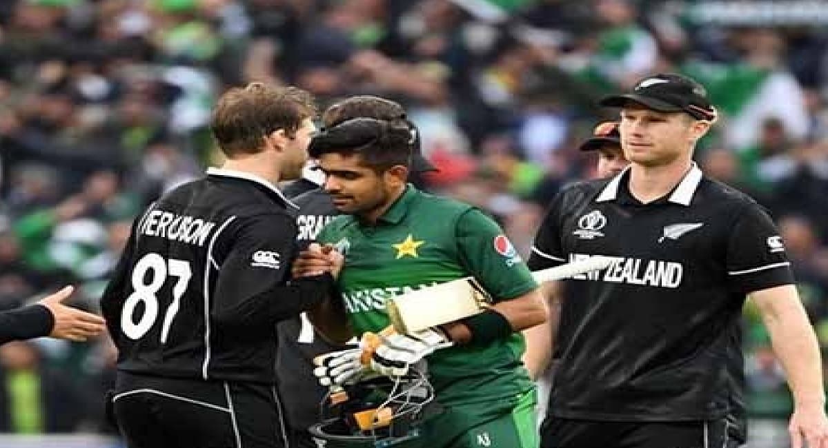 PAK vs NZ: 18 साल बाद पाकिस्तान दौरे पर पहुंचा न्यूजीलैंड, 3 वनडे और 5 मैचों की टी20 सीरीज में होगी भिड़ंत