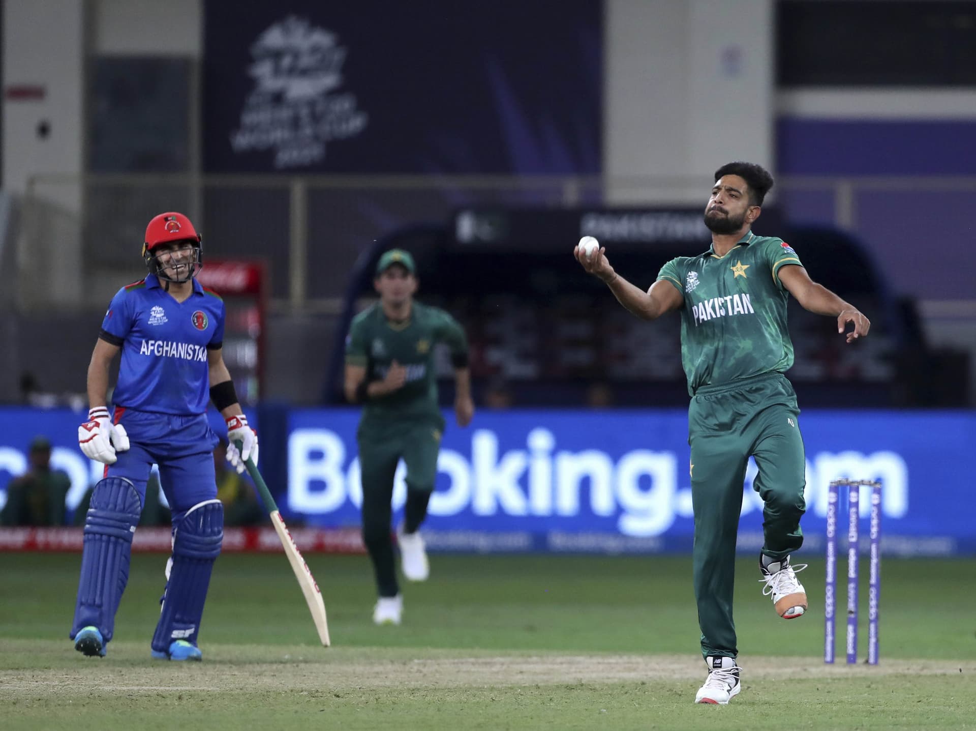 PAK vs AFG: पाकिस्तान के खिलाफ मुकाबले में अफगान दर्शकों ने काटा बवाल, बिना टिकट स्टेडियम में घुसने की कोशिश PAK vs AFG: पाकिस्तान के खिलाफ मुकाबले में अफगान दर्शकों ने काटा बवाल, बिना टिकट स्टेडियम में घुसने की कोशिश