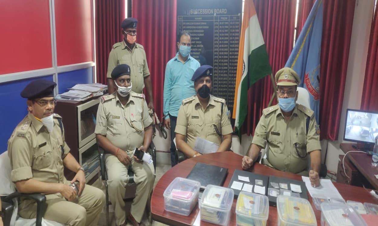 झारखंड में साइबर क्रिमिनल ने पहली बार बनाये अंगूठे का क्लोन, खातों से उड़ाये 12 लाख