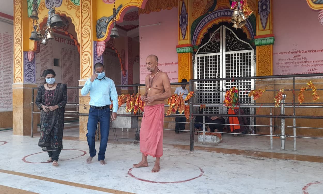 देवी धाम पहुंचे डीसी, कहा- पर्यटक स्थल के रूप में होगा विकसित, भीम चूल्हा का भी समुचित विकास