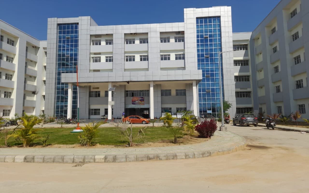 पलामू मेडिकल कॉलेज अस्पताल में स्टूडेंट्स कैसे करेंगे पढ़ाई? छह विभाग में शिक्षक ही नहीं