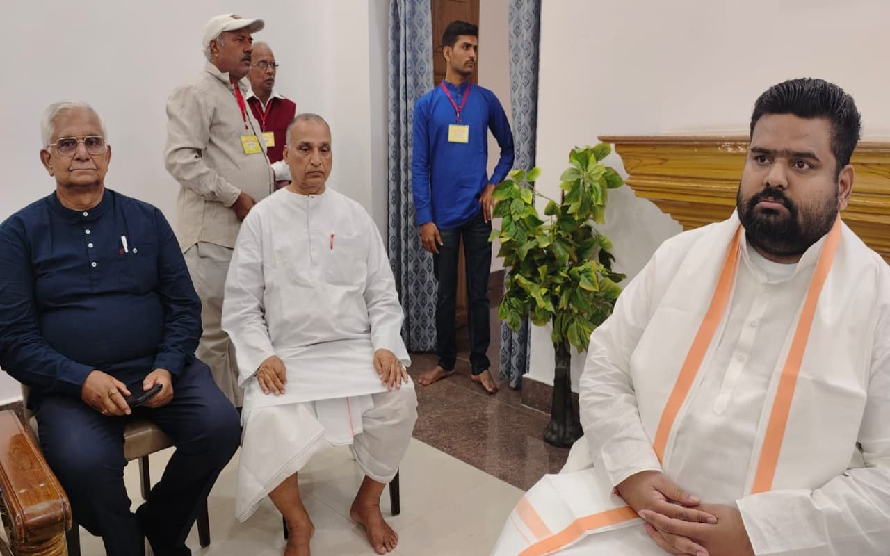 पलामू पहुंचे विहंगम योग के संत प्रवर विज्ञानदेव जी महाराज, कहा - सभी विसंगतियों की जड़ अनियंत्रित मन