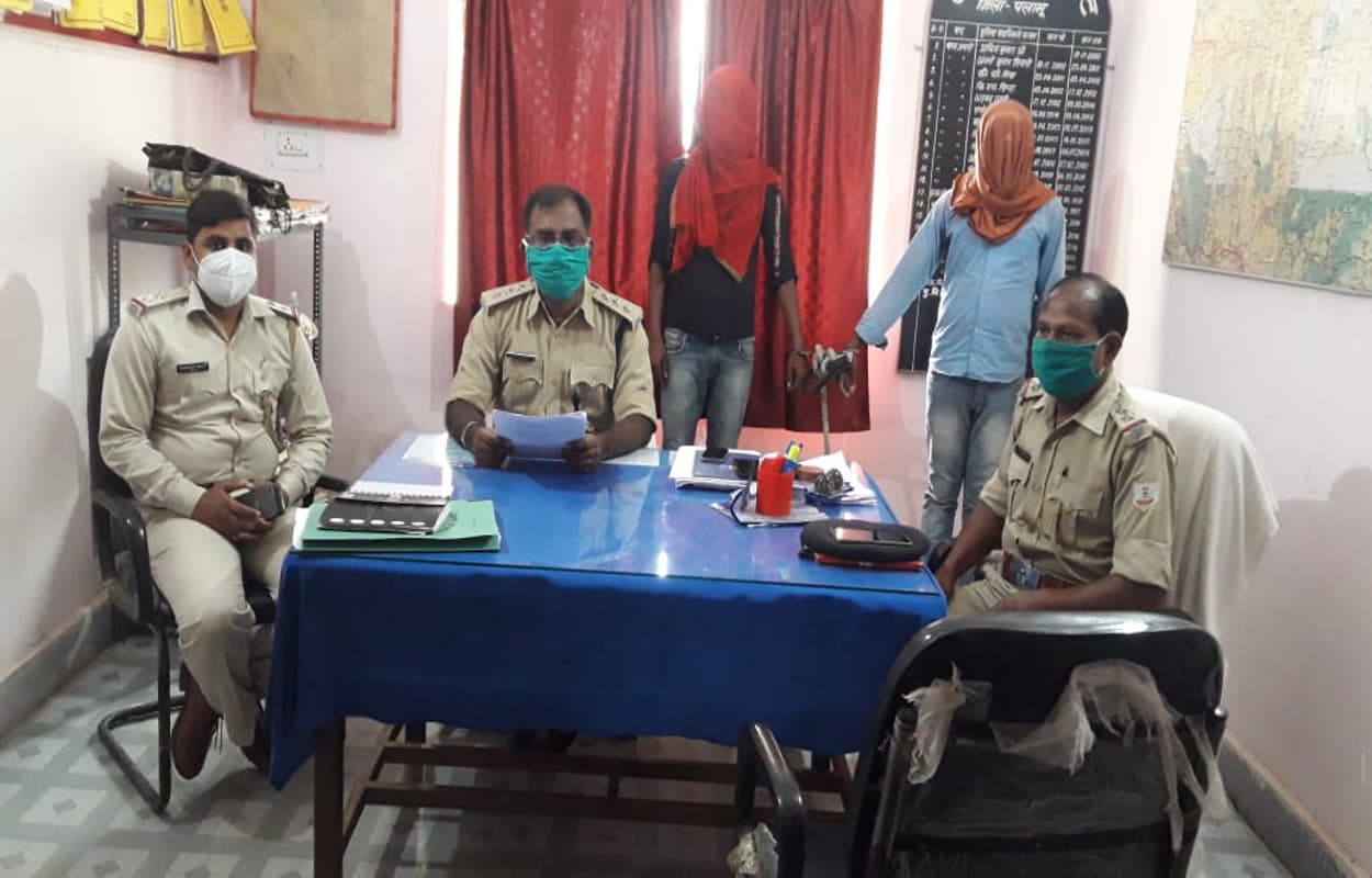 बीड़ी पत्ता के खलिहान में आग लगाने पहुंचे 2 टीपीसी समर्थक गिरफ्तार, 3 पोस्टर समेत कई सामग्री बरामद