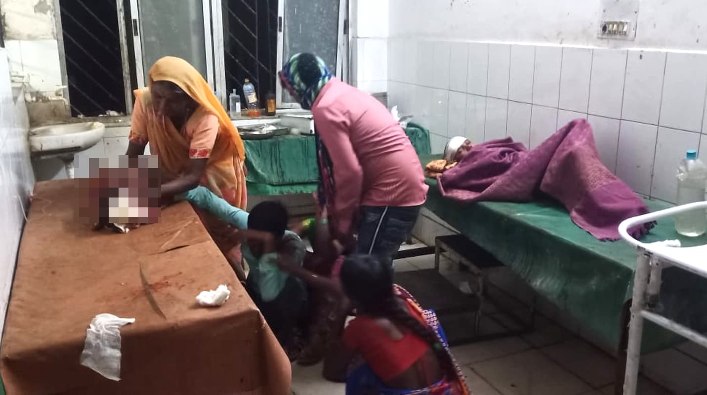 Jharkhand News: पलामू में अनियंत्रित ट्रैक्टर घर में घुसा, एक की मौत, तीन जख्मी