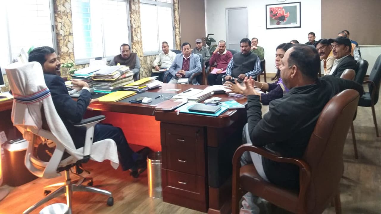 Jharkhand news: 10 को CM हेमंत सोरेन आपके द्वार कार्यक्रम में करेंगे शिरकत, पलामू डीसी-एसपी ने की समीक्षा बैठक