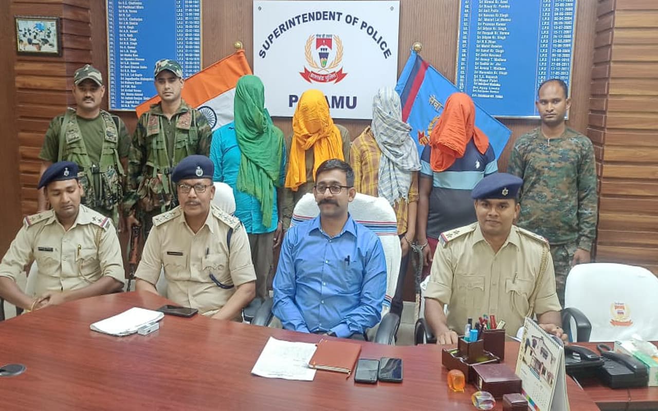 झारखंड : पलामू में बाइक चोर गिरोह का खुलासा, 4 आरोपी सहित 18 बाइक बरामद, मास्टरमाइंड फरार