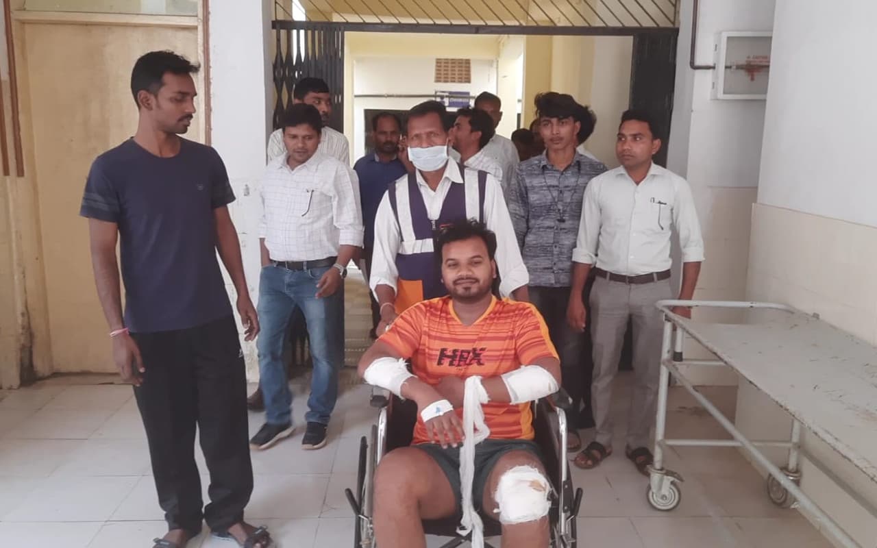 Jharkhand News: सिमडेगा में मजिस्ट्रेट पर जानलेवा हमला, मुखिया समेत अन्य पर लगा आरोप