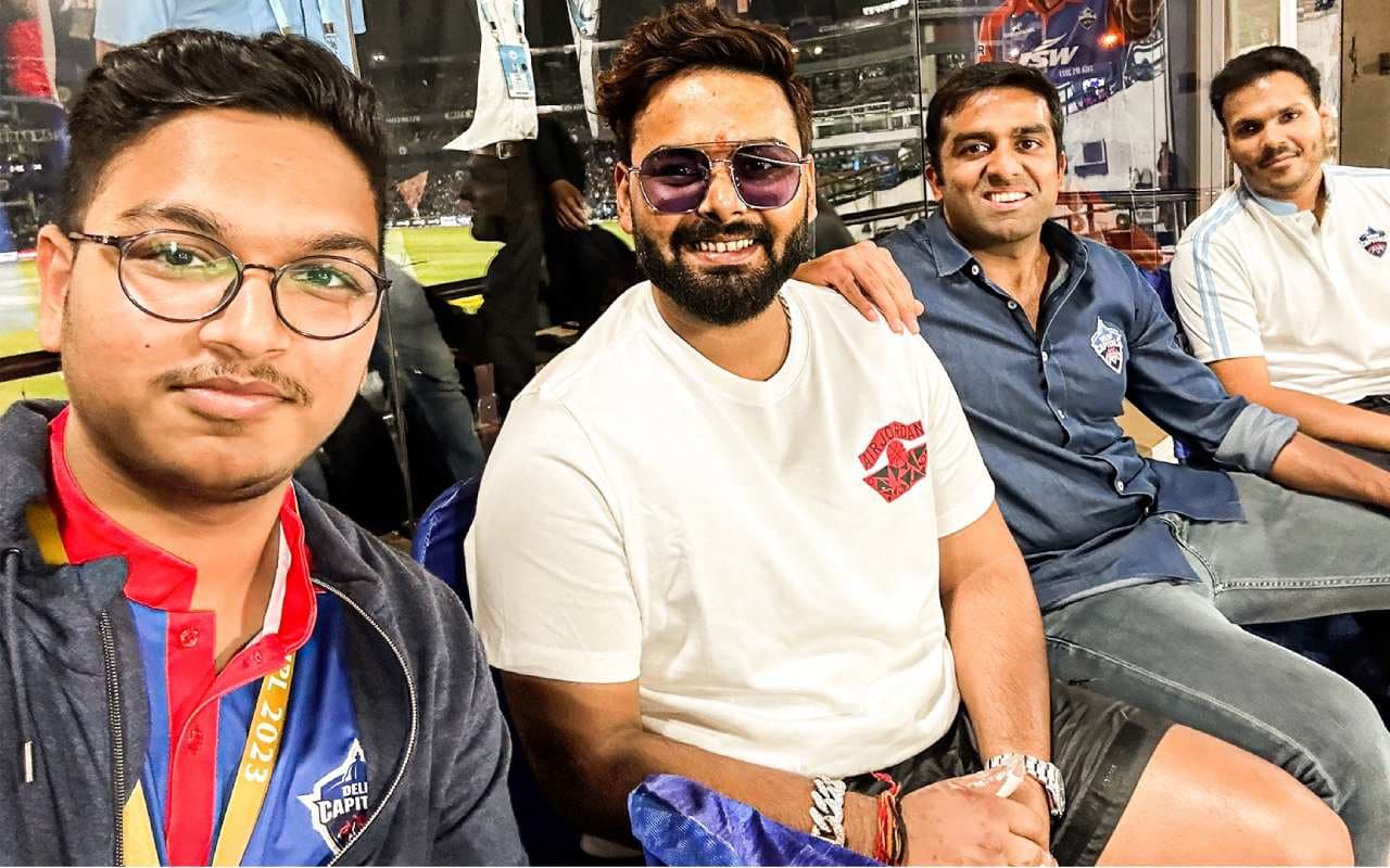 Watch: लाठी के सहारे दिल्ली का मैच देखने पहुंचे ऋषभ पंत, फैंस ने किया जोरदार स्वागत, वीडियो वायरल