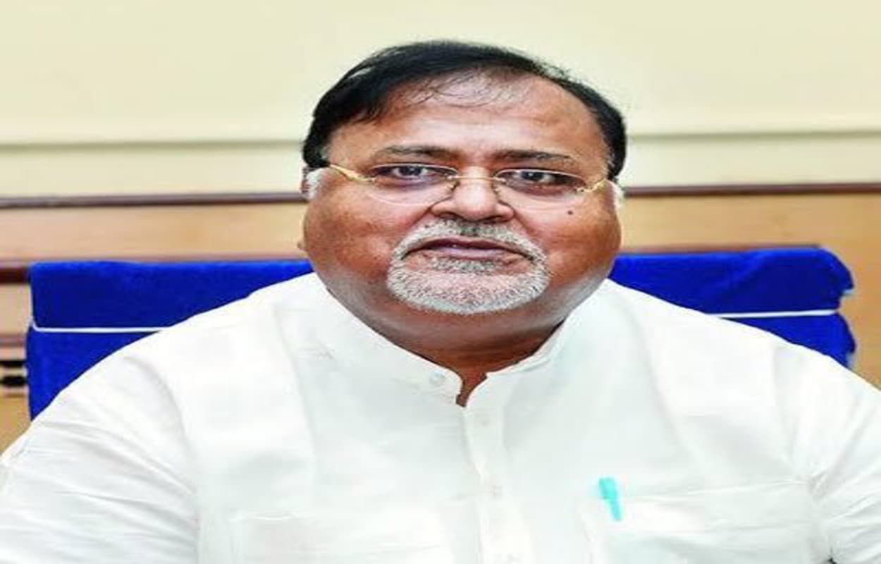 शिक्षक घोटाला: पार्थ चटर्जी की मुश्किलें नहीं हो रही कम, कोर्ट ने जमानत याचिका की खारिज