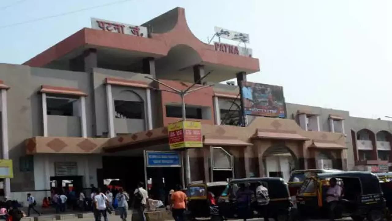 Bihar News: पटना जंक्‍शन पर मिलेगी जाम से मुक्ति, 3 मिनट से अधिक रूकें, तो जेब होगी ढीली
