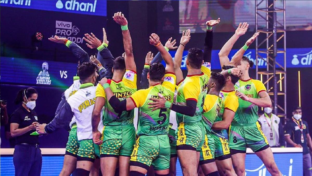 Pro Kabaddi League 2021: पटना पाइरेट्स ने हरियाणा स्टीलर्स को रोमांचक मुकाबले में 42-39 से हराया, मोनू चमके