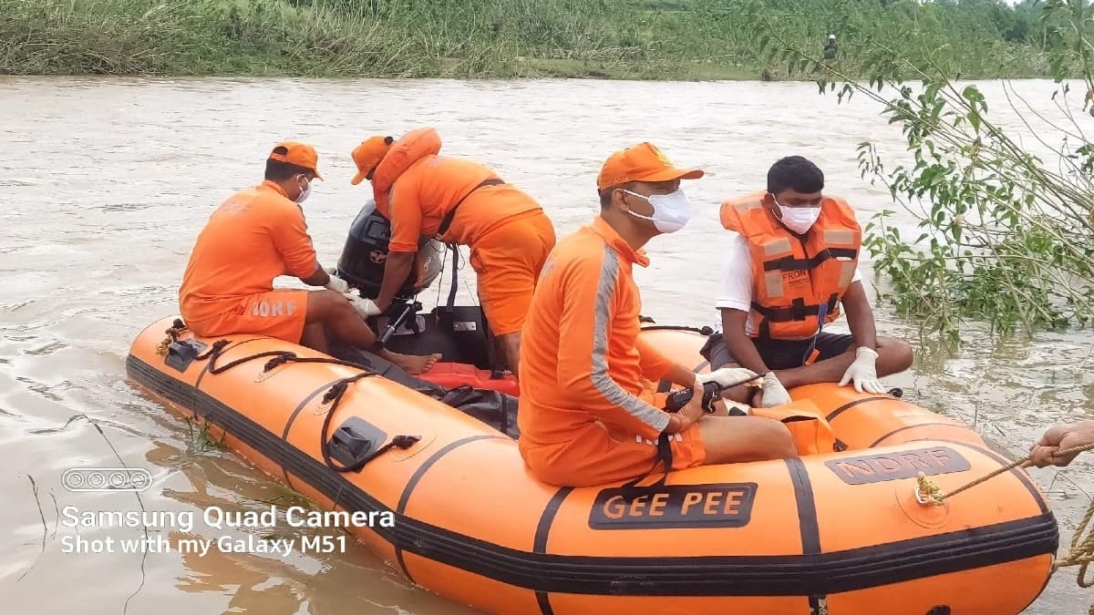 NDRF की टीम सुबह पांच बजे से पतरातू डैम में चला रही रेस्क्यू ऑपरेशन, दो और शव बरामद