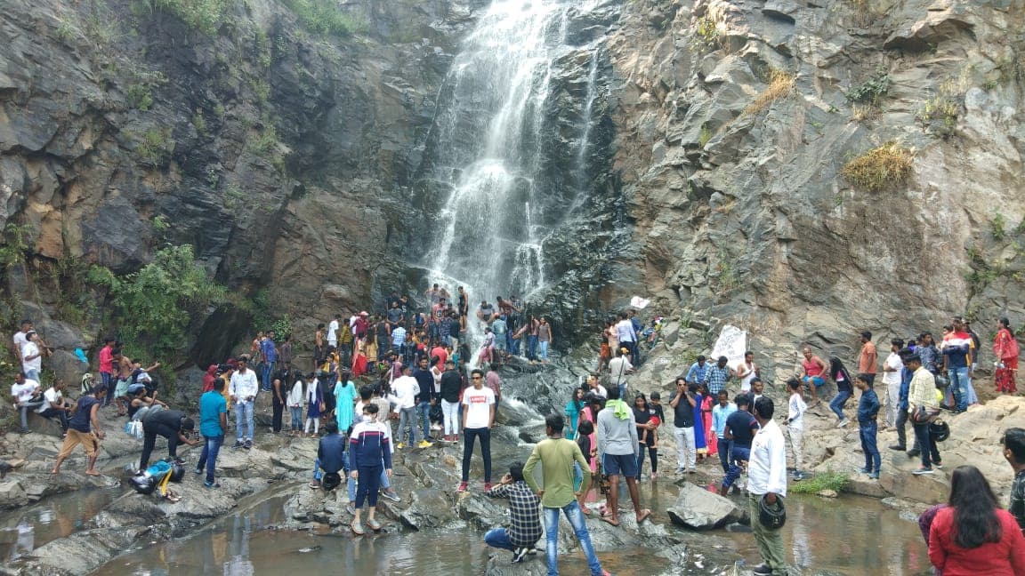 Unlock 6.0 से पहले पतरातू घाटी की रौनक लौटी, सैलानियों की उमड़ी भीड़, प्रकृति के सौंदर्य को आप भी निहारें