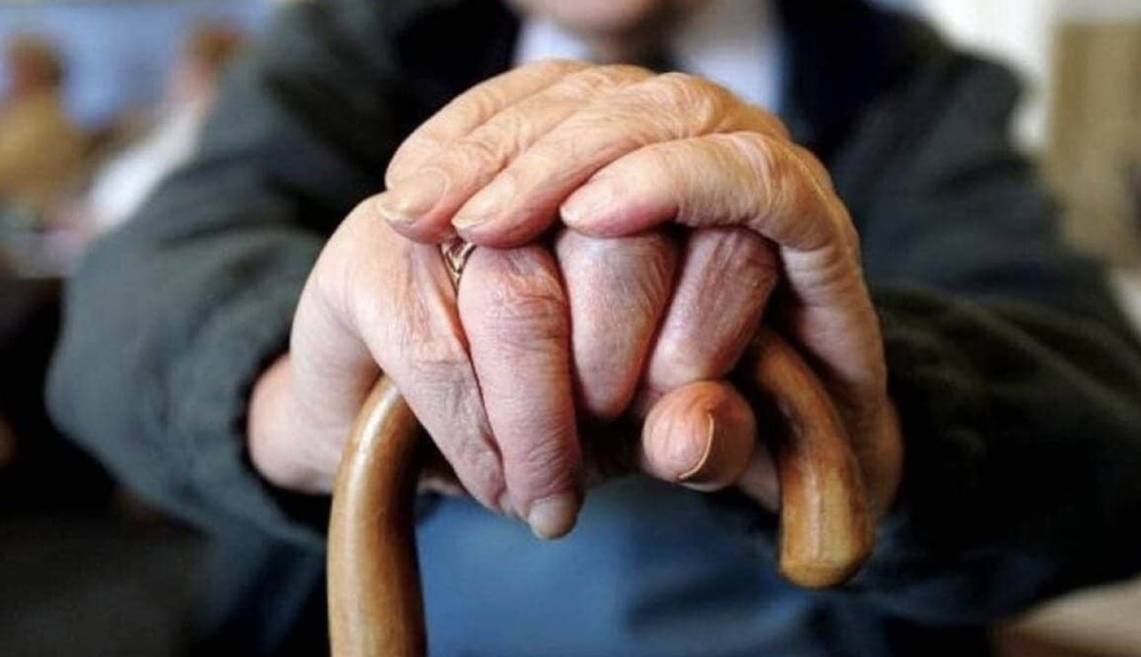 Pensioners को मोदी सरकार का एक और तोहफा, अब सोशल मीडिया के जरिए भी जान सकेंगे जमा-निकासी