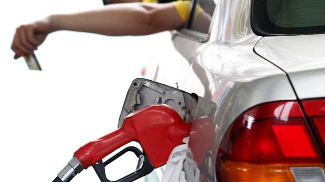 Petrol-Diesel Price: ऐसे पाएं सालाना 71 लीटर पेट्रोल-डीजल फ्री, इन Fuel Credit Card से होगा 7100 Rs का फायदा