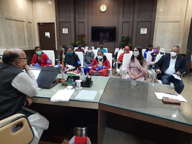 स्पीकर ने की बाल पत्रकारों के कार्यों की सराहना, बोले-कड़ी मेहनत से हर लक्ष्य मुमकिन