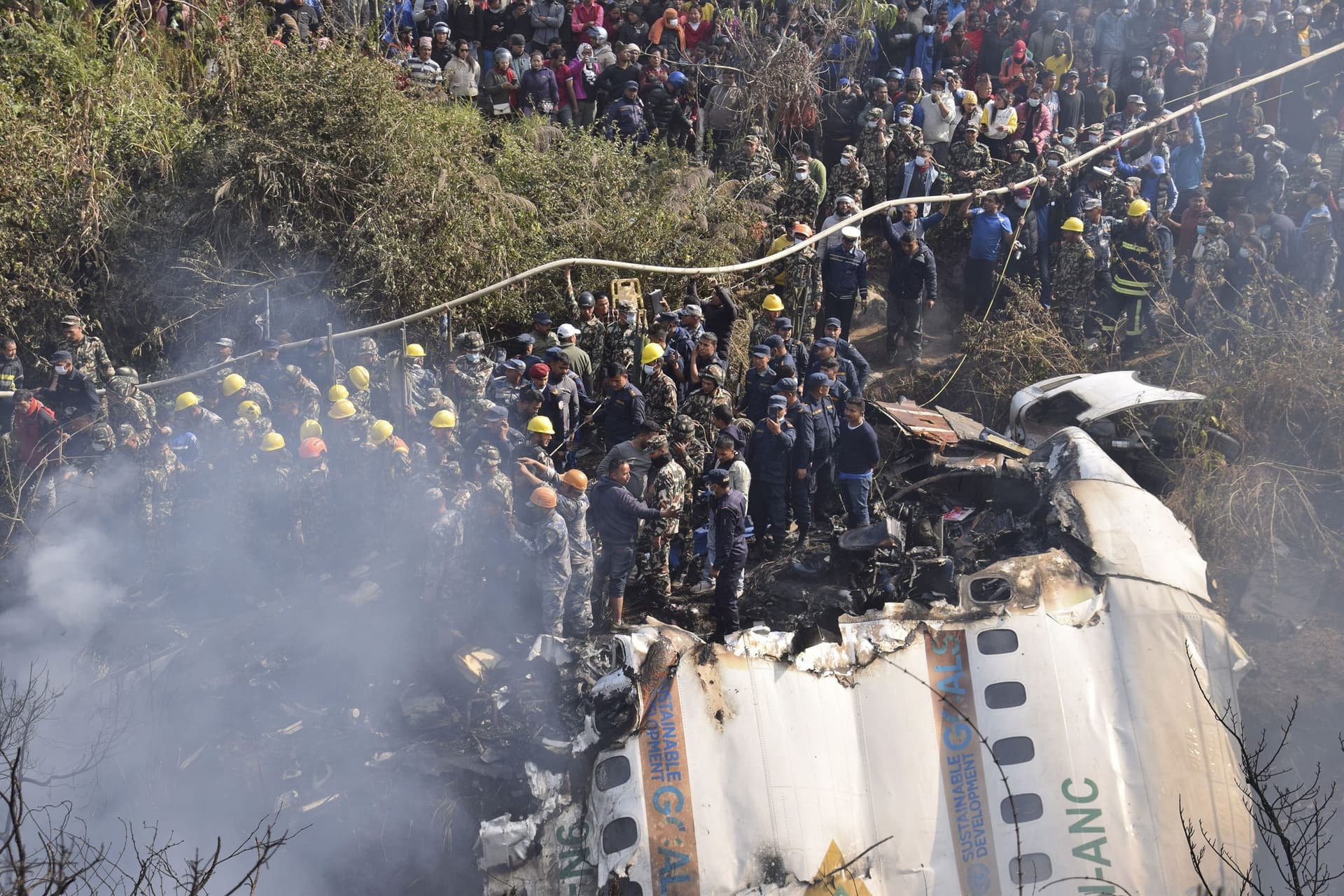 Nepal Plane Crash: पायलट की थकान, विमान में खराबी या फिर मानवीय भूल, आखिर क्या है प्लेन क्रैश की वजह