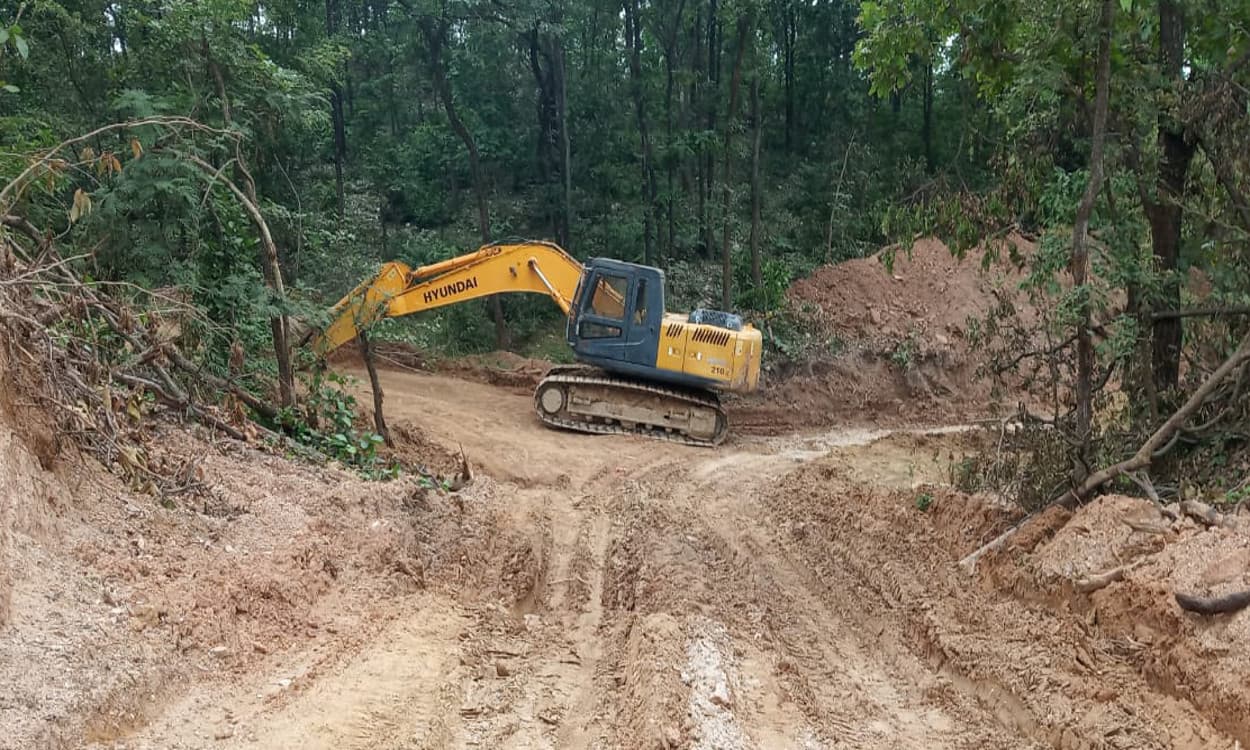 सालानपुर में भू-माफियाओं के खिलाफ स्थानीय युवकों ने खोला मोर्चा, प्रशासन से की कार्रवाई की मांग