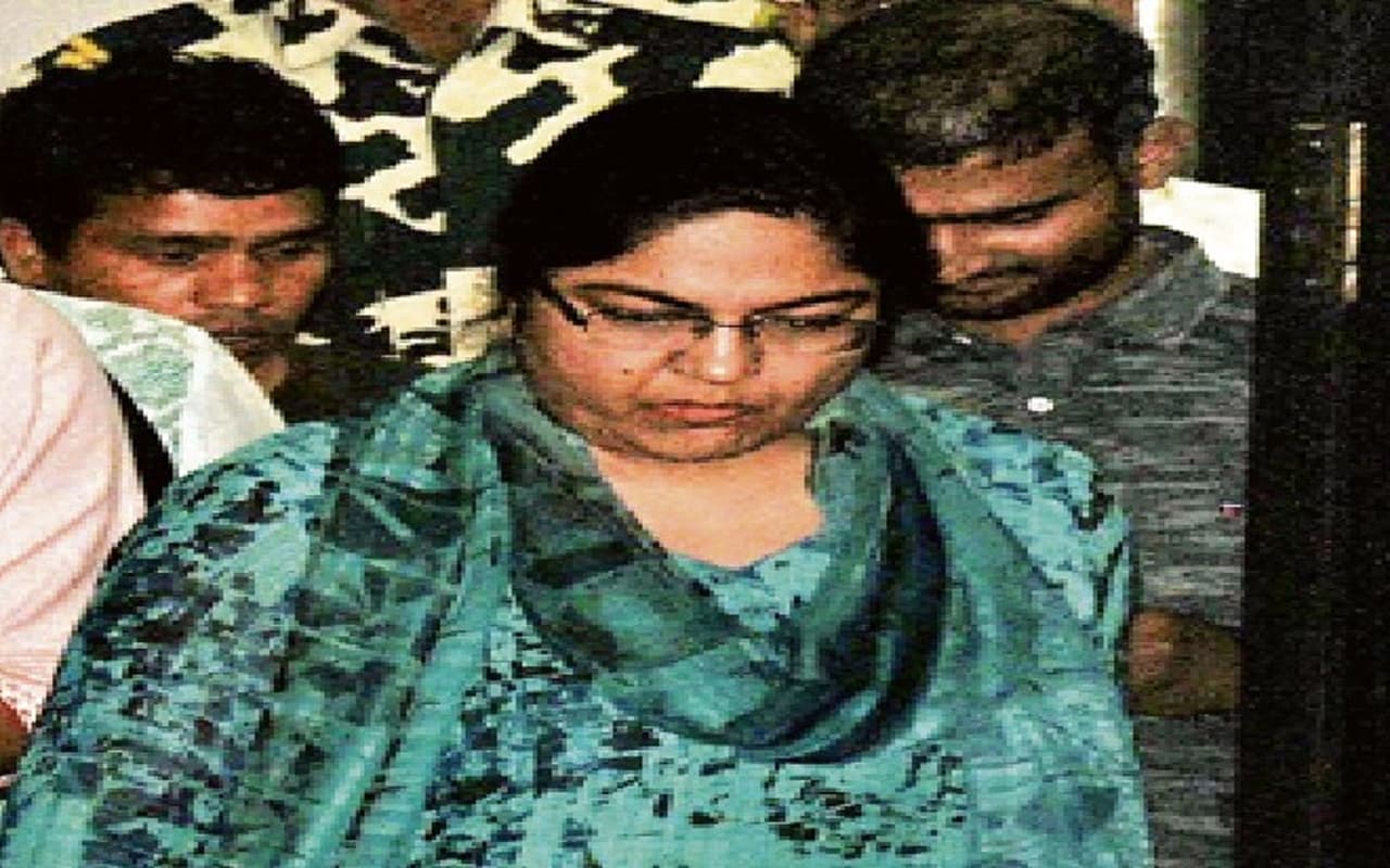 झारखंड : मशीन खराब होने के कारण पूजा सिंघल की नहीं हुई MRI जांच, तबीयत खराब होने पर जेल से रिम्स में हुई भर्ती