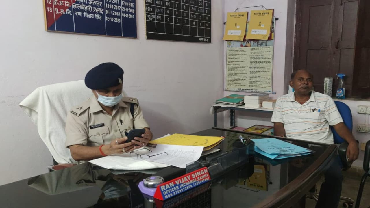 करोड़ों रुपये गबन का मुख्य आरोपी गढ़वा के पूर्व उप डाकपाल पलामू से गिरफ्तार, मामला दर्ज होने के बाद से थे फरार