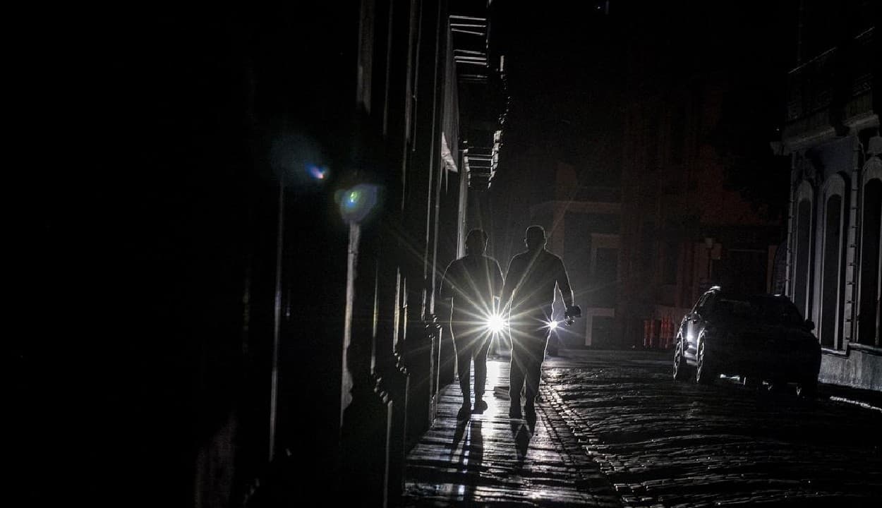 धनबाद में बिजली संकट जारी, ओवरलोडिंग के कारण सुबह से रात तक हो रही कटौती