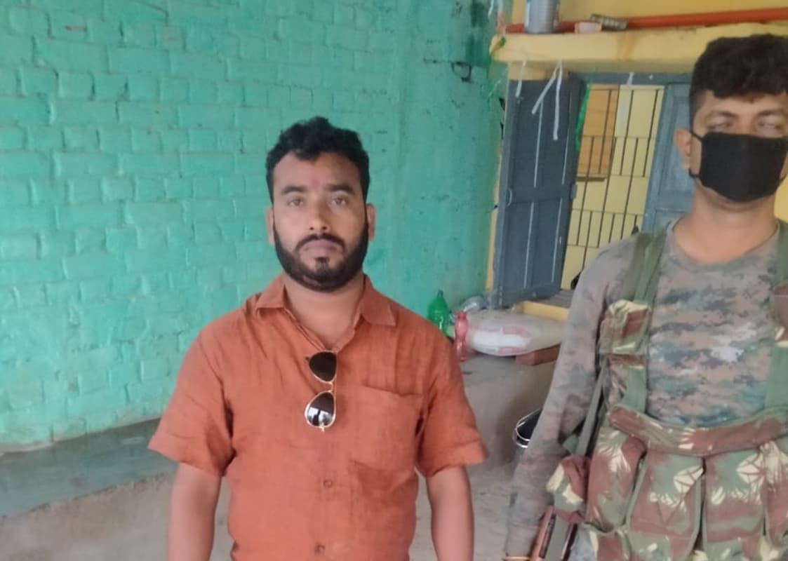 सहायक से अश्लीलता करने वाले प्रभारी प्राचार्य गिरफ्तार, जवान पर मानसिक रूप से कमजोर महिला का यौन शोषण करने का आरोप