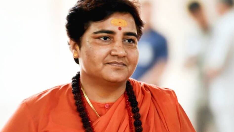 भाजपा सांसद प्रज्ञा ठाकुर का दावा, रोज गोमूत्र का सेवन करती हूं, इसलिए नहीं हुआ कोरोना, विशेषज्ञों ने नकारा