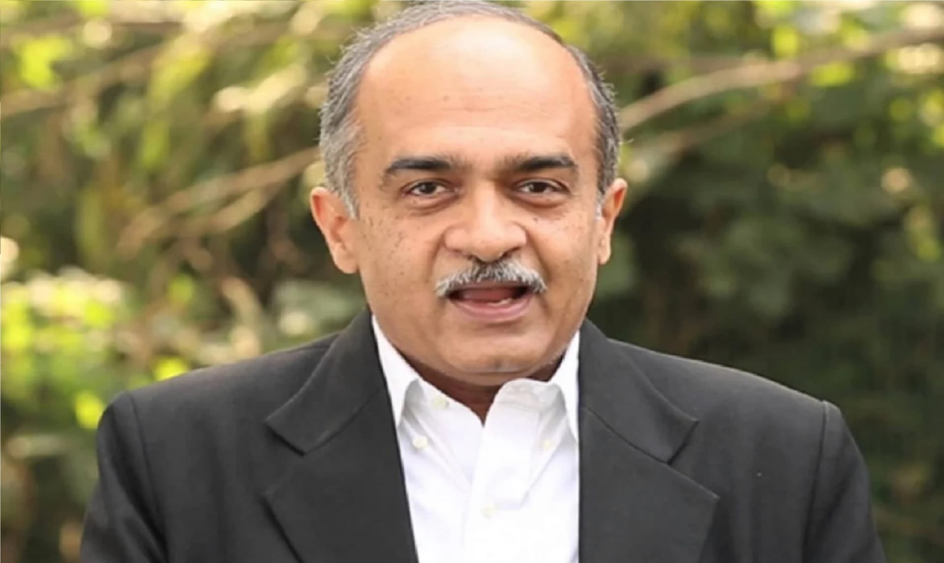 कोर्ट की अवमानना मामले में प्रशांत भूषण जिद पर अड़े कहा- माफी मांगना उचित नहीं होगा