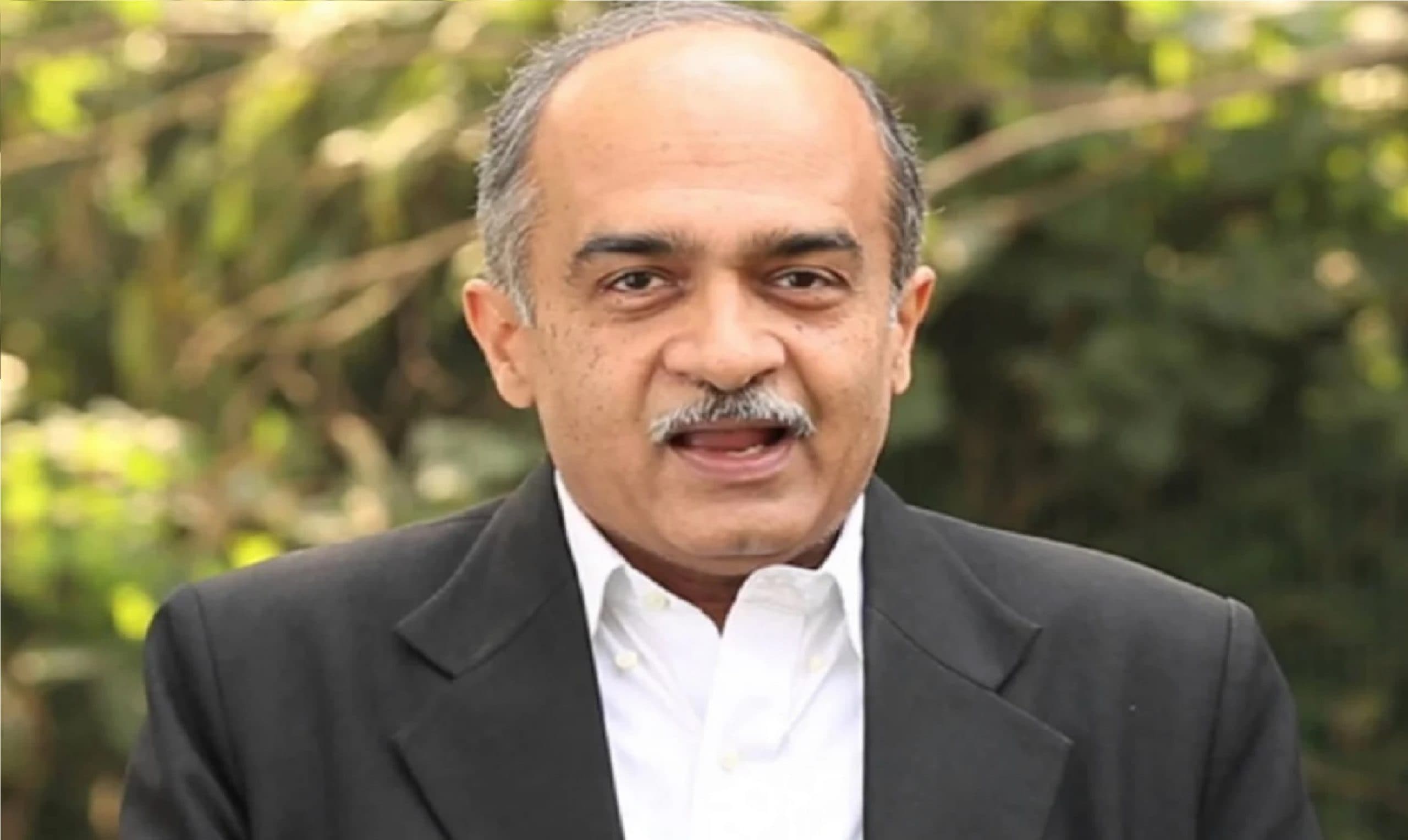 कोर्ट की अवमानना मामले में प्रशांत भूषण जिद पर अड़े कहा- माफी मांगना उचित नहीं होगा