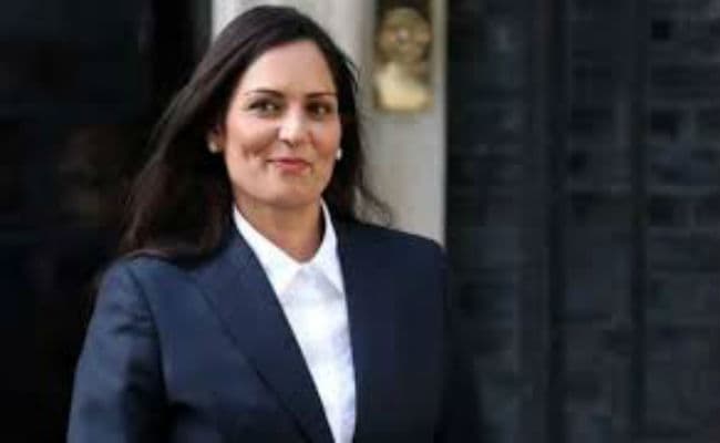 धौंस के आरोपों पर ब्रिटिश गृह मंत्री प्रीति पटेल की पूर्व सहयोगी को मिले 25,000 पाउंड