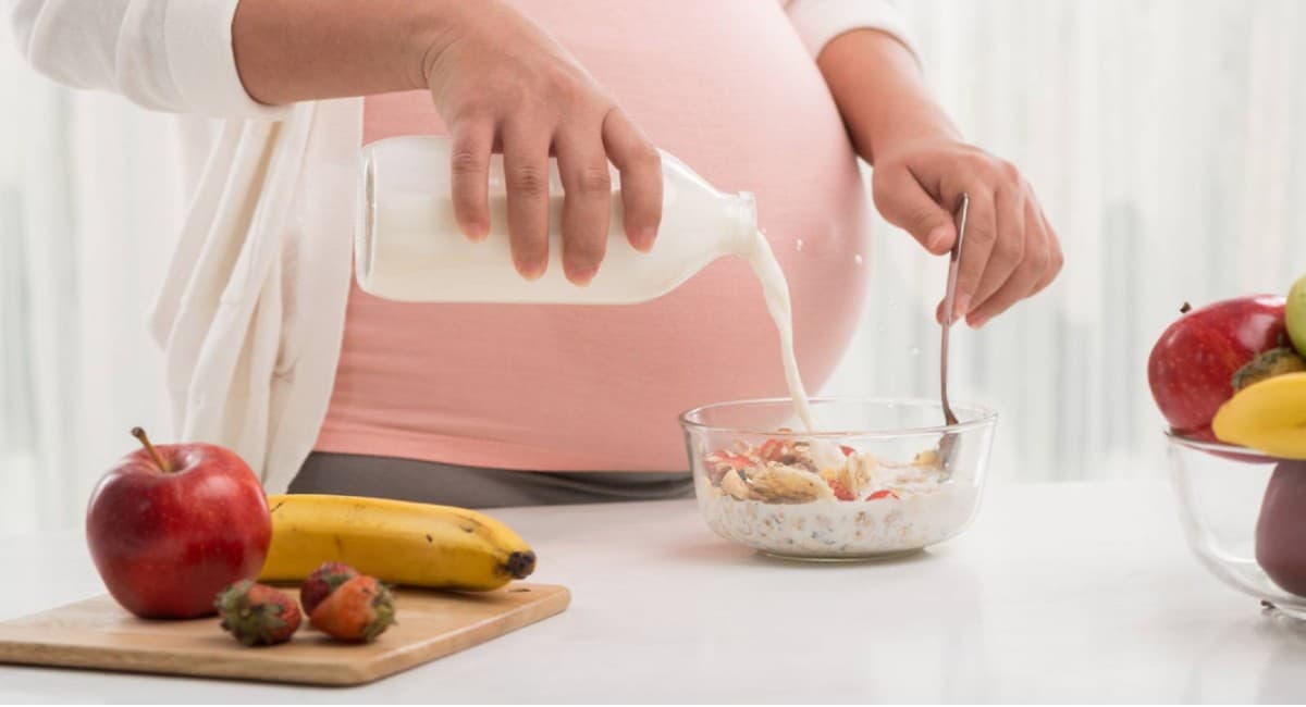 7th Month Pregnancy Diet: तीसरी तिमाही में प्रेग्नेंट महिलाएं को क्या खाना चाहिए, जानें यहां