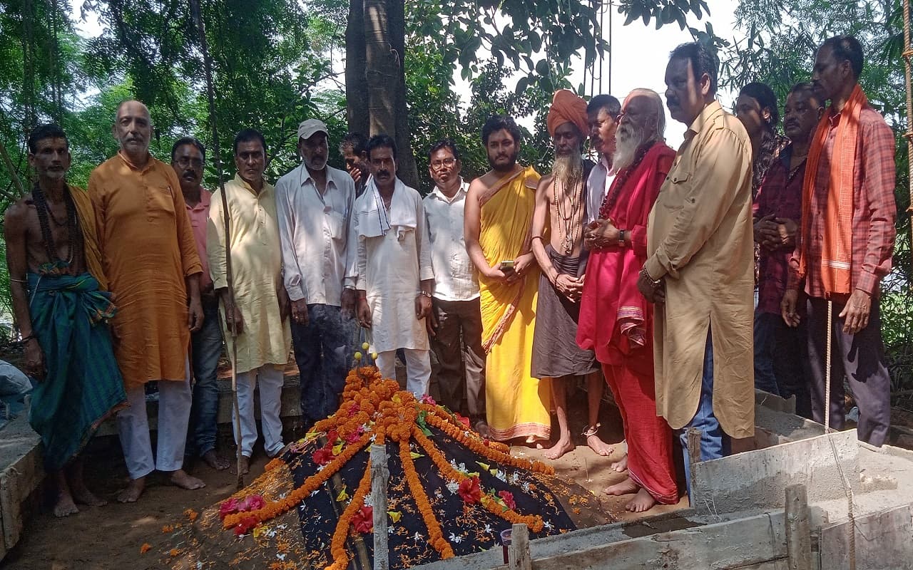 Premnath Aghori Anniversary : झारखंड के छरछरिया धाम में अघोरी प्रेमनाथ को साधु-संतों ने दी श्रद्धांजलि