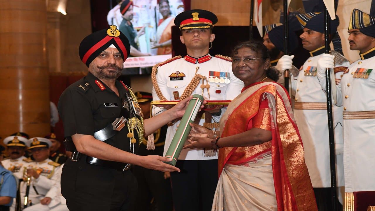 राष्ट्रपति द्रौपदी मुर्मू का रांची आगमन आज, शाम 5 बजे से वाहनों का परिचालन बंद, जानें वैकल्पिक रूट