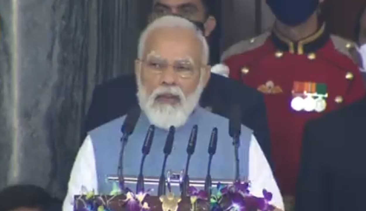 संविधान दिवस पर पीएम मोदी का प्रहार, बोले - कश्मीर से कन्याकुमारी तक एक समस्या, पारिवारिक पार्टी चिंता का विषय
