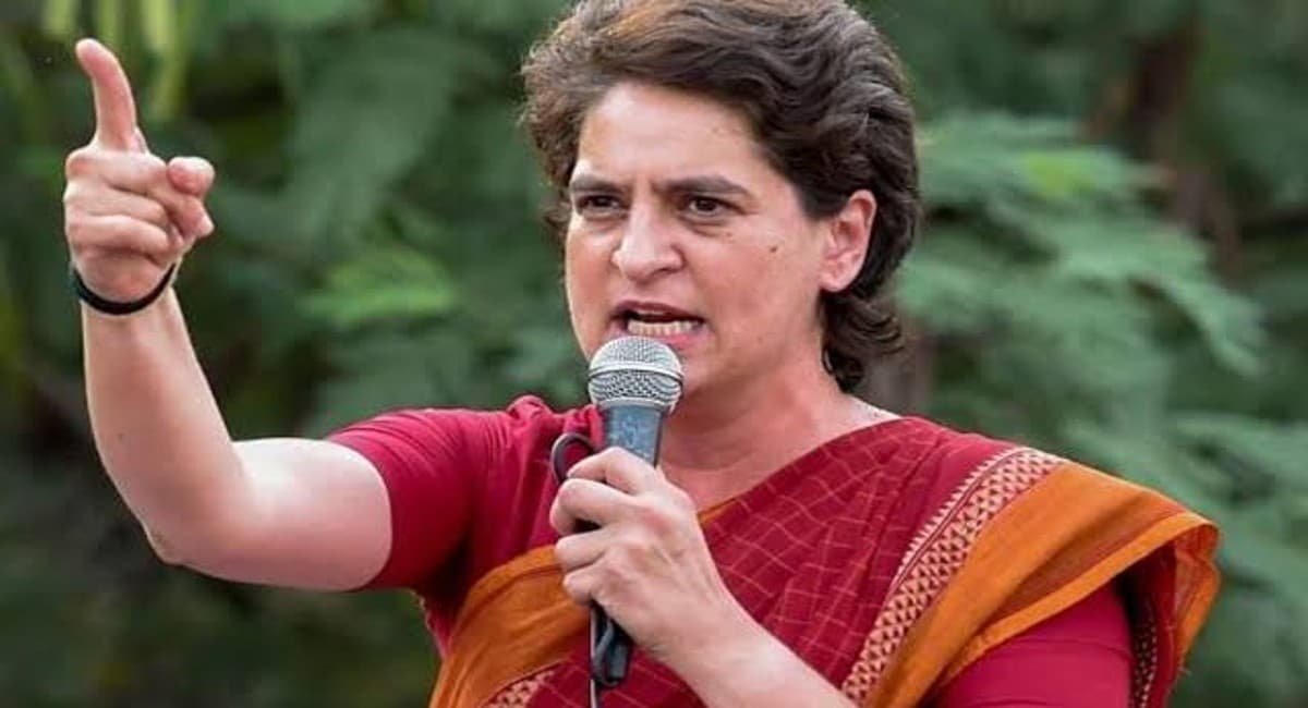 प्रियंका गांधी ने सरकार पर साधा निशाना, बोलीं- फसल किसानों की मगर बीजेपी के खरबपति मित्र कब्जा जमाने को आतुर प्रियंका गांधी ने सरकार पर साधा निशाना, बोलीं- फसल किसानों की मगर बीजेपी के खरबपति मित्र कब्जा जमाने को आतुर
