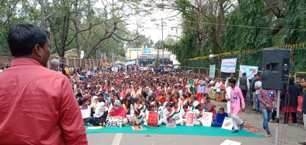 Ranchi : राजभवन के सामने ‘NPR हटाओ’ धरना, कन्नन गोपीनाथन और आमिर अजीज ने किया संबोधित