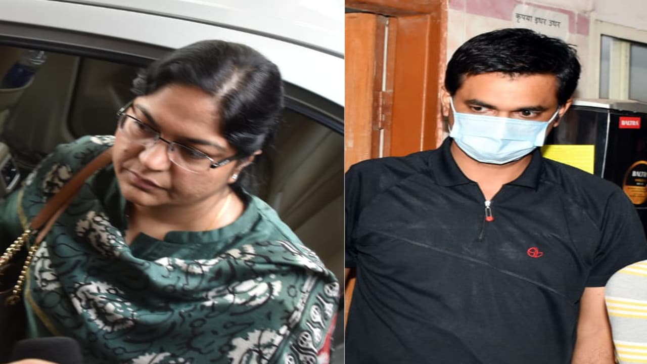 IAS पूजा सिंघल और CA सुमन सिंह की रिमांड अवधि 4 दिनों के लिए बढ़ी, ED की पूछताछ में खुल सकते हैं कई राज IAS पूजा सिंघल और CA सुमन सिंह की रिमांड अवधि 4 दिनों के लिए बढ़ी, ED की पूछताछ में खुल सकते हैं कई राज
