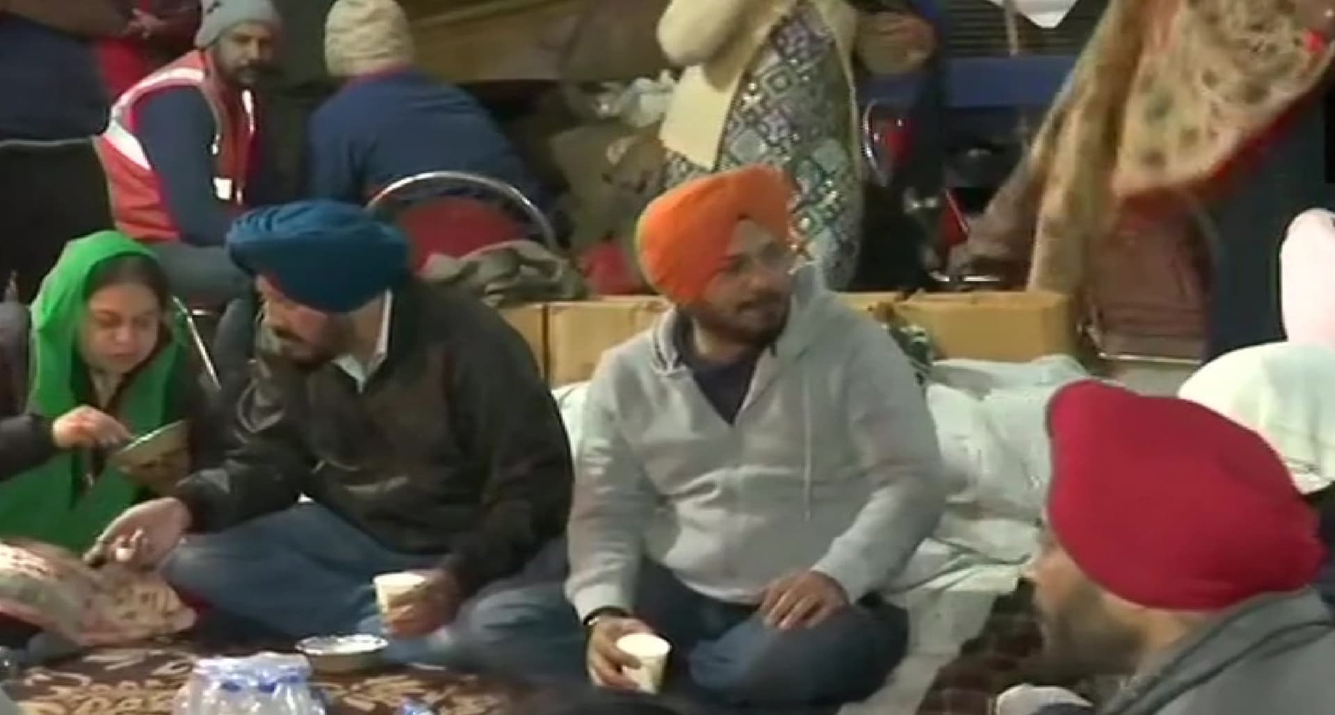 Kisan Andolan, Farmers Protest Live Updates: किसानों से मिले पंजाबी अभिनेता गुरप्रीत घुग्गी, कहा – कृषि कानून रद्द करे सरकार