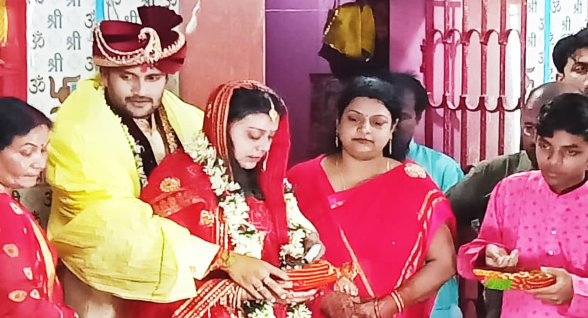 Ideal: विवाह के दिन सुबह हुआ दुल्हन के पिता का निधन, पहले उठी बेटी की डोली, फिर निकली पिता की अर्थी