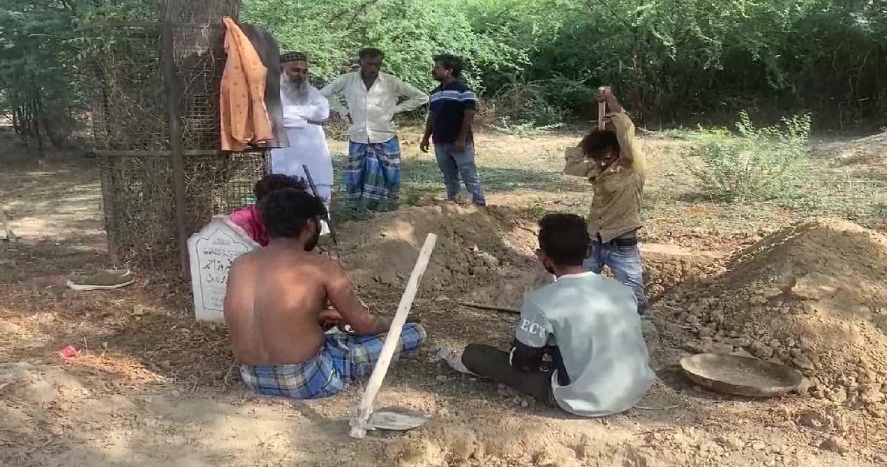 उमेश पाल हत्याकांड : अतीक के माता- पिता के पास ही दफन होगा असद, कसारी मसारी के कब्रिस्तान में तैयार हुई कब्र