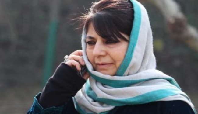महबूबा मुफ्ती को पुलिस ने नहीं दी प्रेसवार्ता की अनुमति, नजरबंदी के दावों को किया खारिज, महबूबा बोलीं- 'खुली जेल' बन गया है कश्मीर