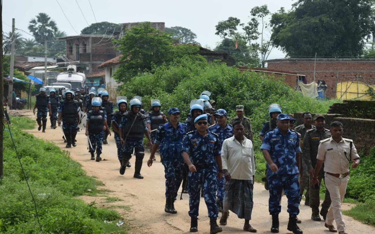 झारखंड : विहिप व बजरंग दल ने 23 अगस्त को गुमला बंद बुलाया, रैफ ने किया फ्लैग मार्च