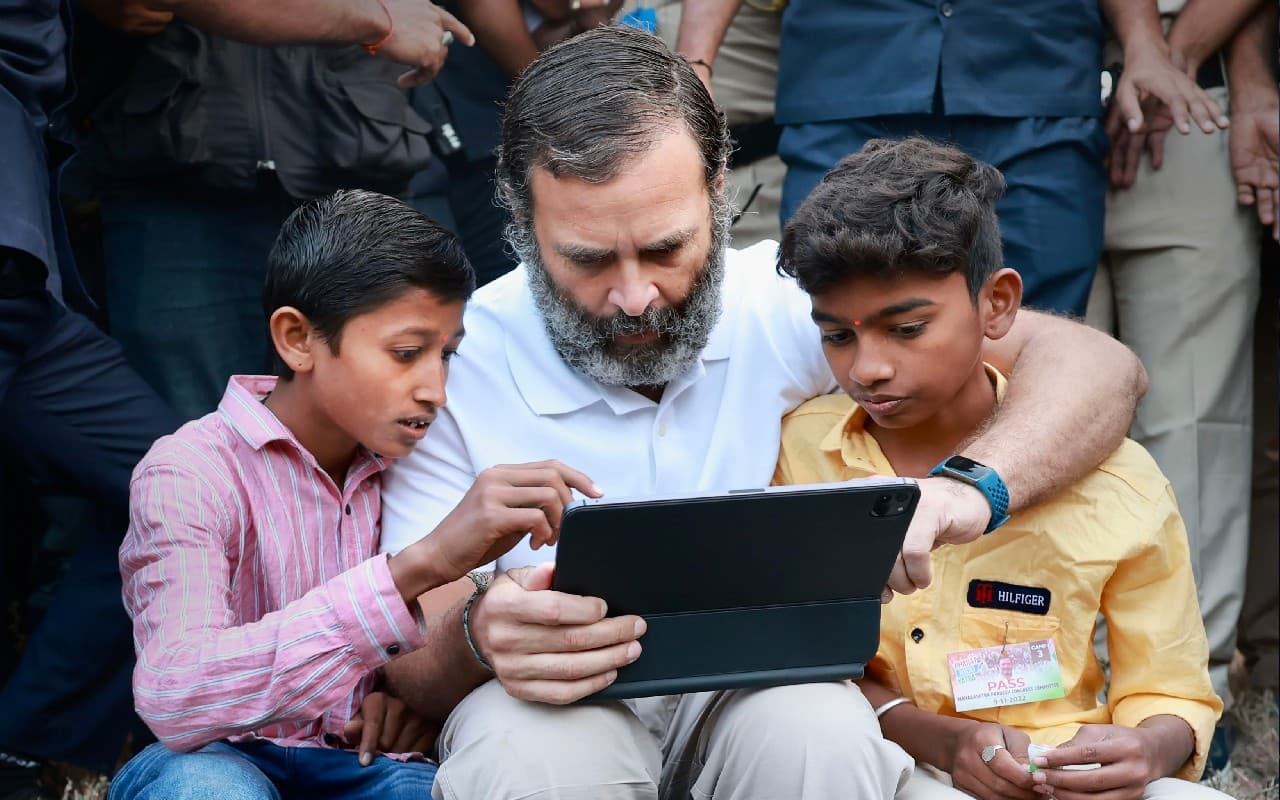 Bharat Jodo Yatra: 'RSS नेता हेलीकॉप्टर से पहुंचे, राहुल गांधी पैदल', कांग्रेस नेता ने सुनाया ये किस्सा