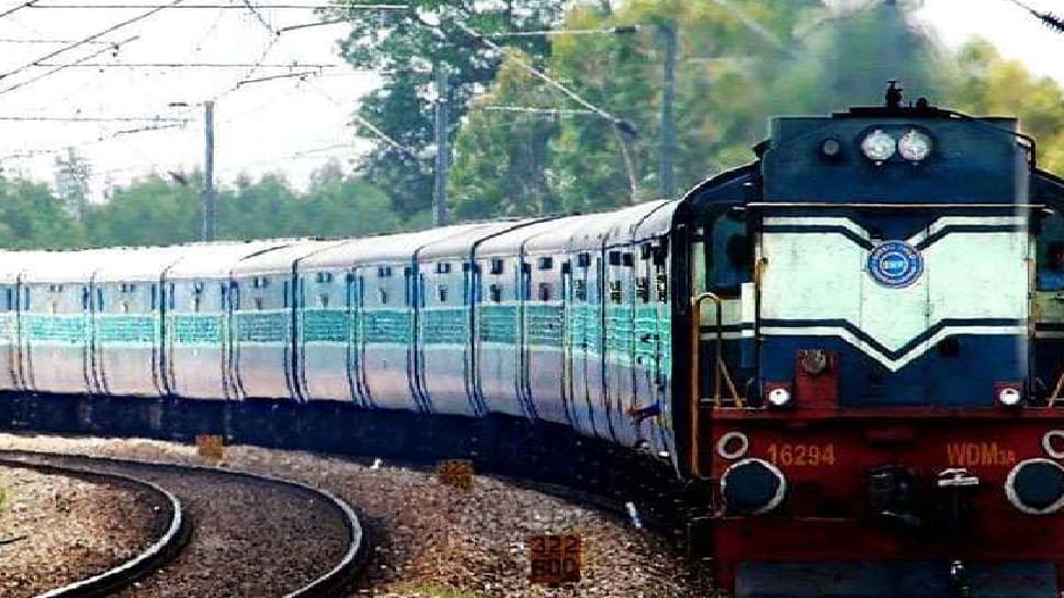 रेलवे ने पांच हजार डिब्बों को अलग वार्ड में बदल दिया, सरकार के निर्देश का है इंतजार