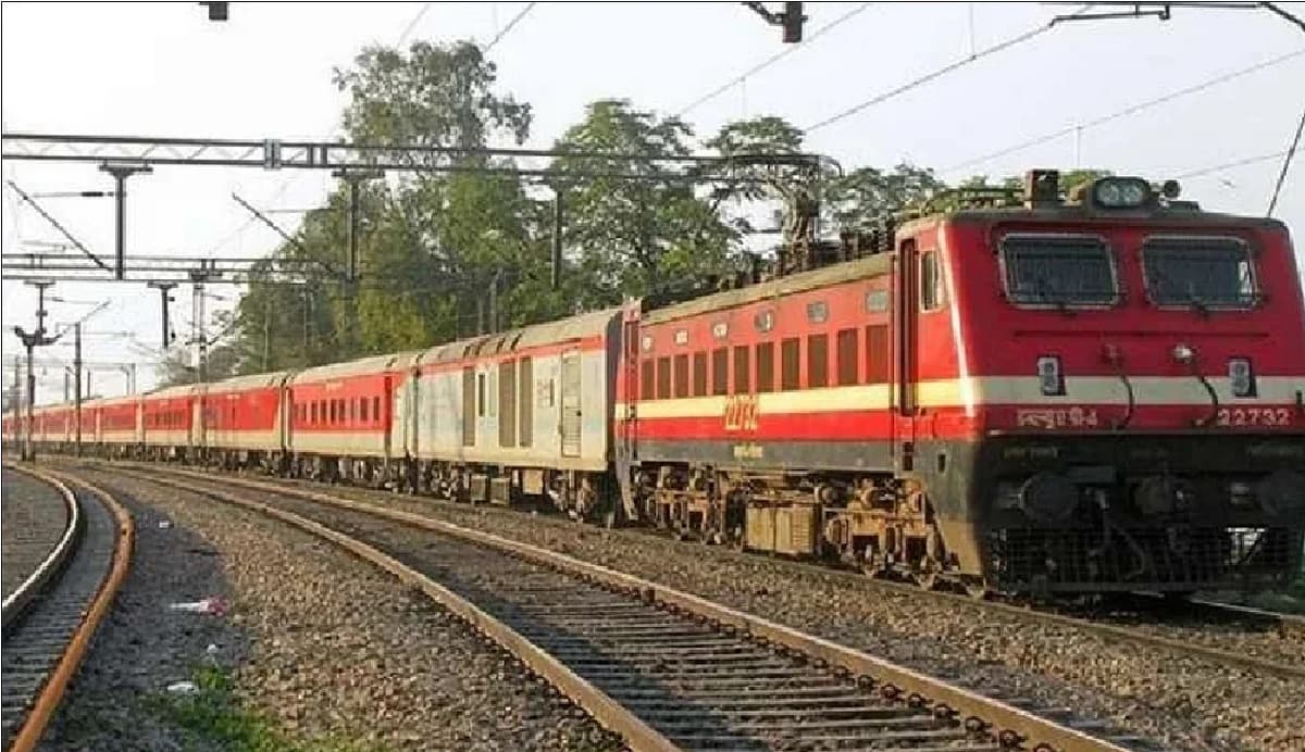 Indian Railways News : पुश- पुल तकनीक से बढ़ी ट्रेन की रफ्तार, कम समय में तय होगा सफर, जानें कैसे काम करती है तकनीक