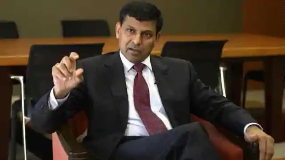 कोरोना के खिलाफ जंग में सरकार को मदद करने को तैयार आरबीआई के पूर्व गवर्नर रघुराम राजन, कहा - मेरी जरूरत तो लौट आऊंगा भारत